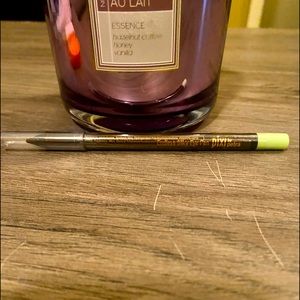 Pixi by Petra Endless Silky Eye Pen in Black Caviar